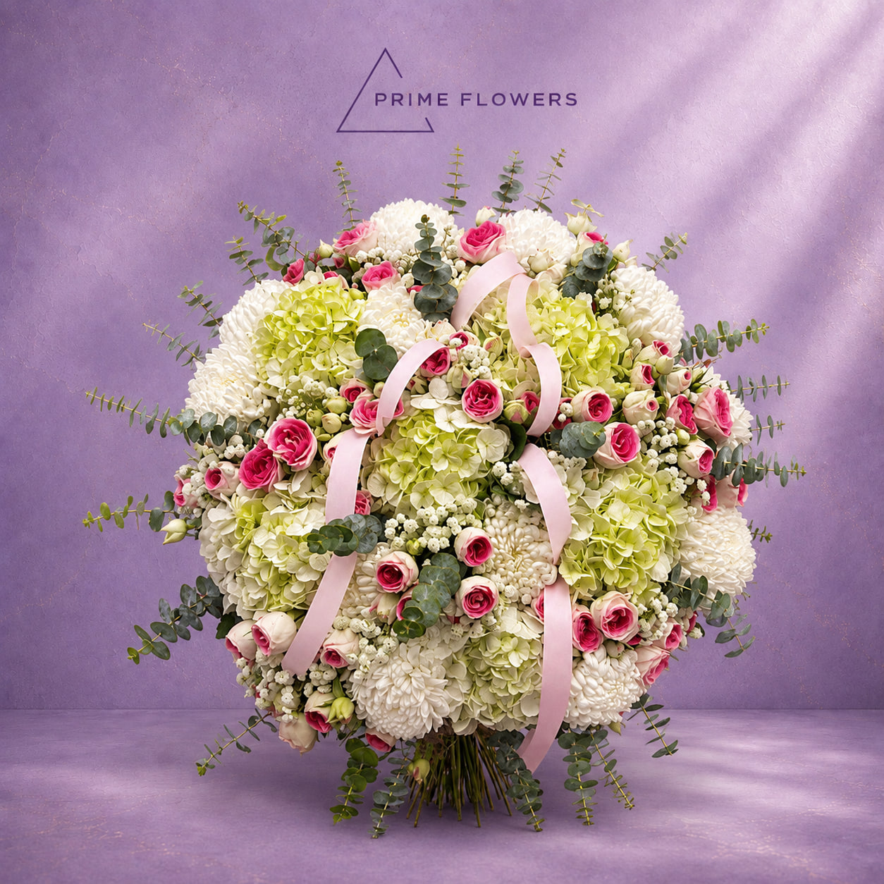 White Hydrangea Roses 53 букет из белых гортензий, розовых кустовых роз и белых хризантем | Prime Flowers Ташкент